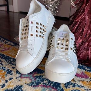 WHITE BRAND NEW WITH OUT BOX VALENTINO GARAVANI SNEAKERS